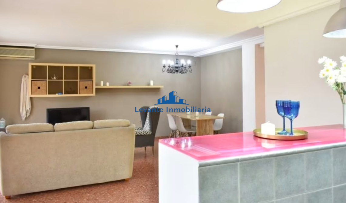 For sale of flat in Valencia