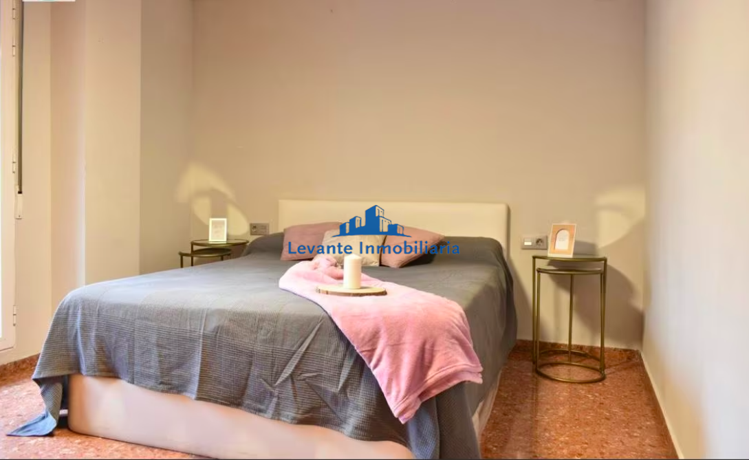 For sale of flat in Valencia