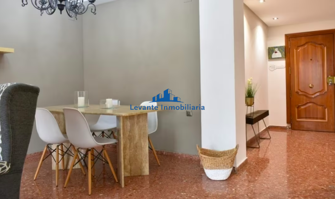 For sale of flat in Valencia