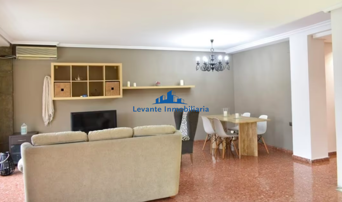 For sale of flat in Valencia