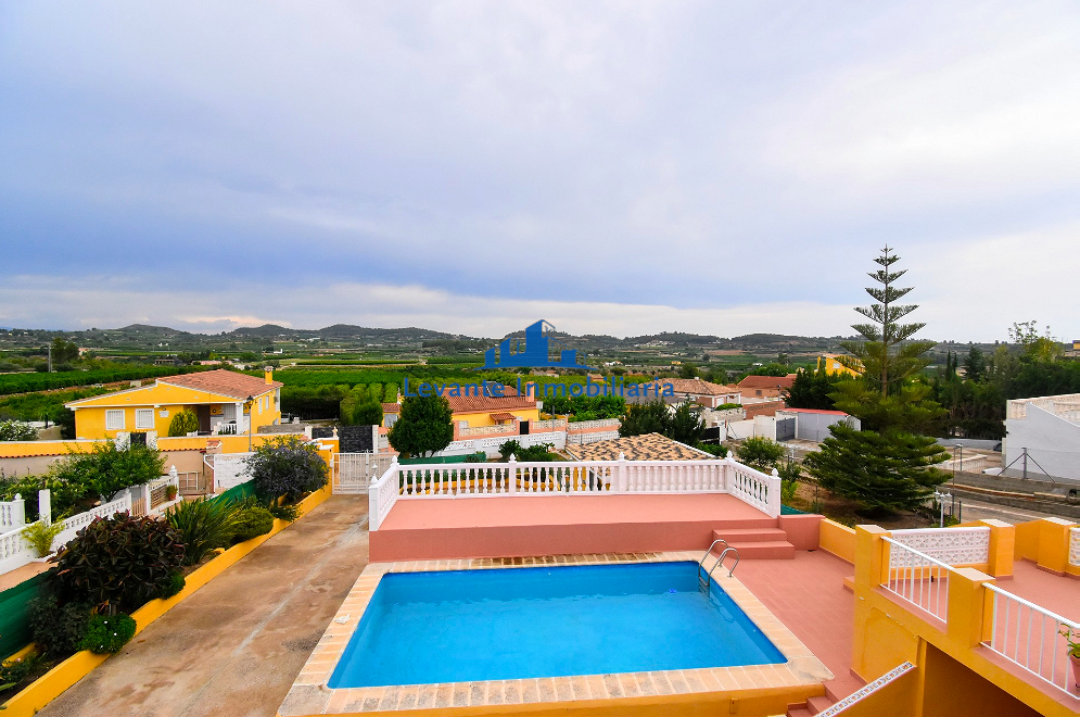 For sale of chalet in Montroy