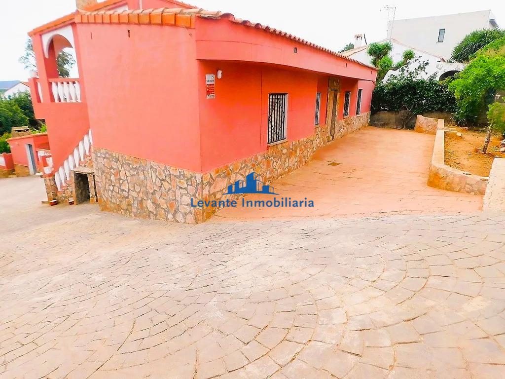 Venta de chalet en Montroy