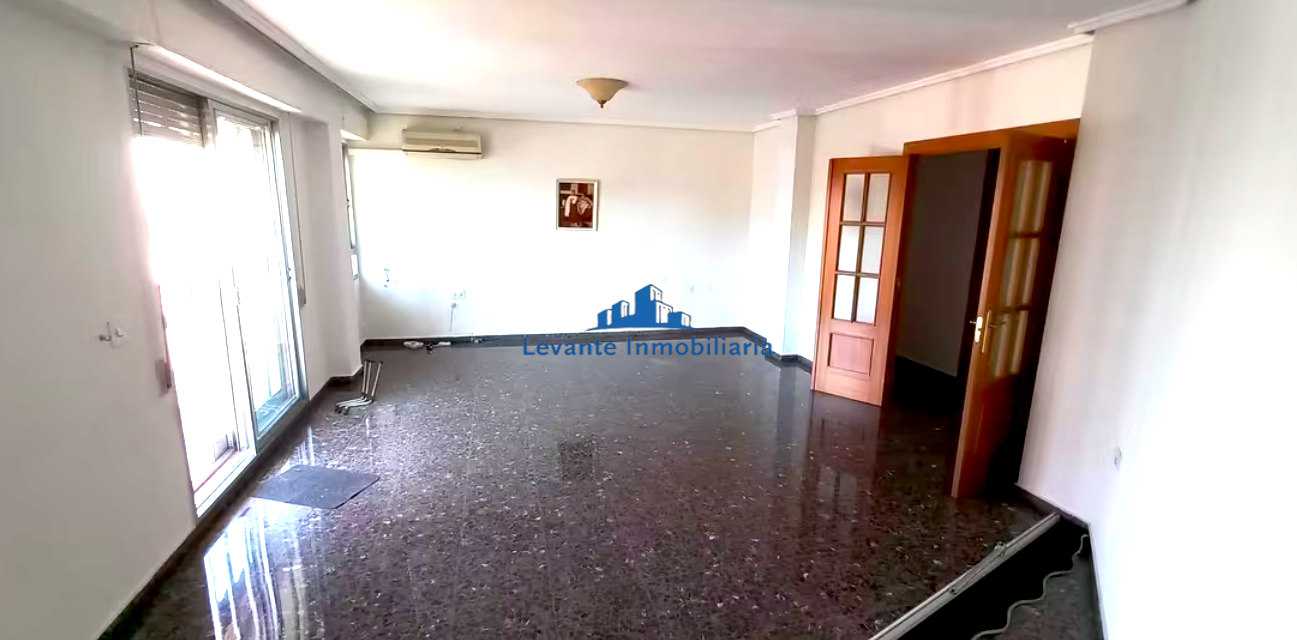 For sale of flat in Quart de Poblet