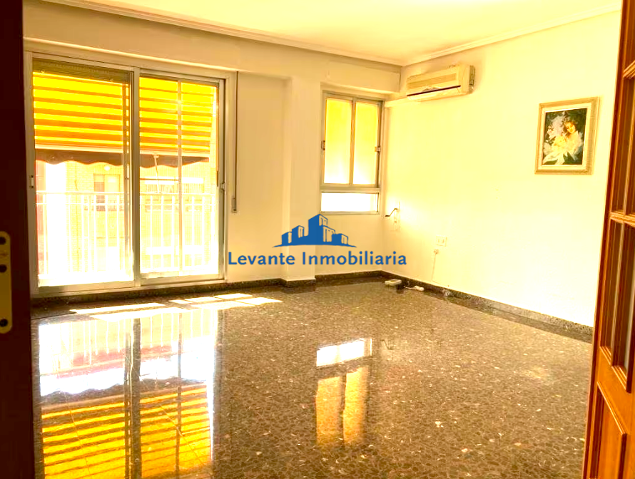 For sale of flat in Quart de Poblet