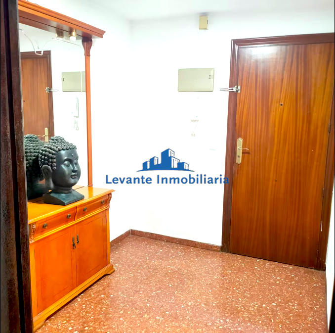 For sale of flat in Valencia