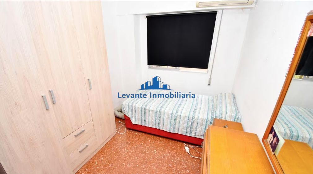 For sale of flat in Valencia