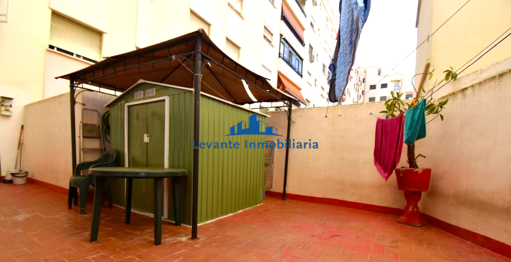 For sale of flat in Valencia