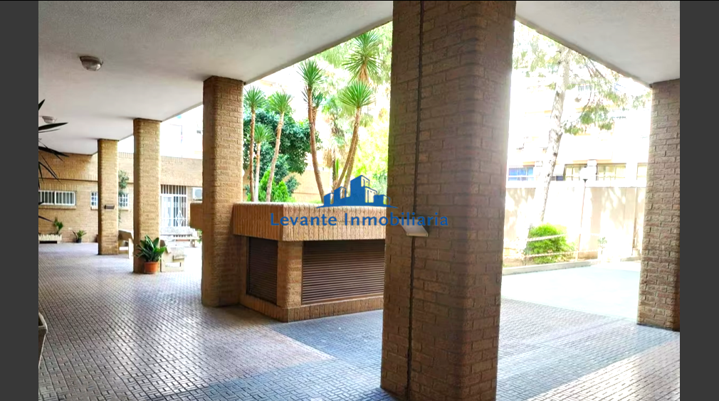 For sale of flat in Valencia