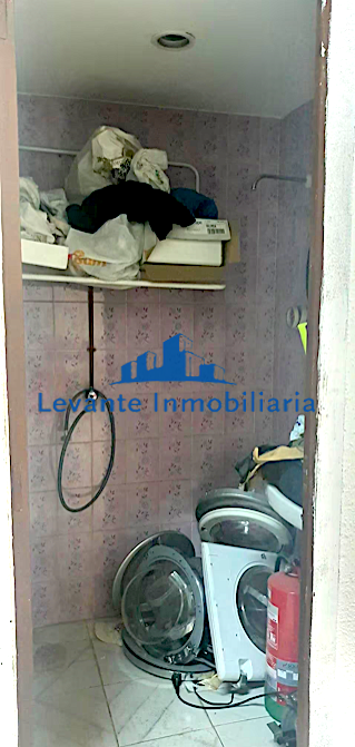 For sale of commercial in Valencia