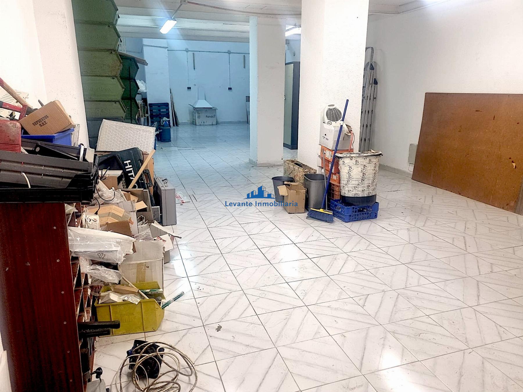For sale of commercial in Valencia