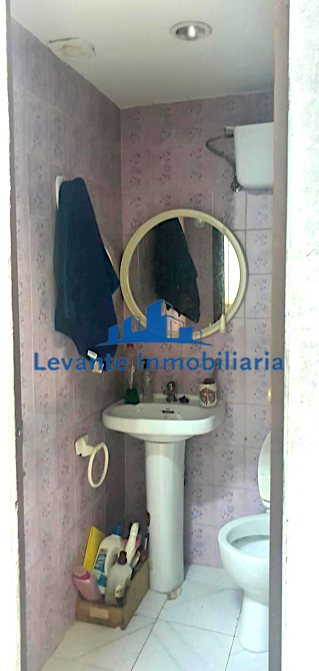 For sale of commercial in Valencia