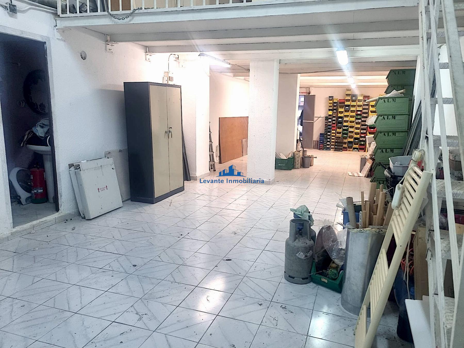 For sale of commercial in Valencia