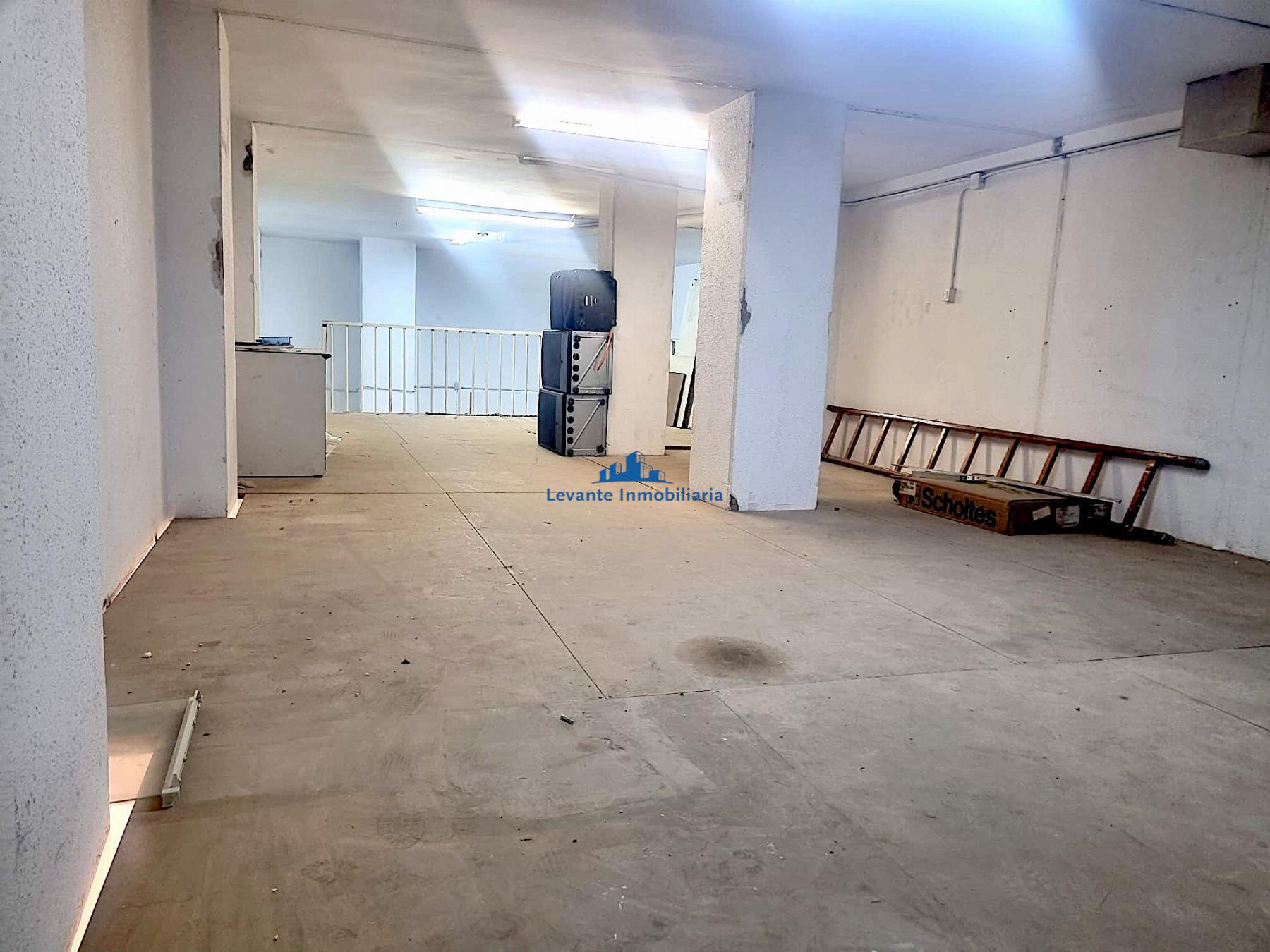 For sale of commercial in Valencia