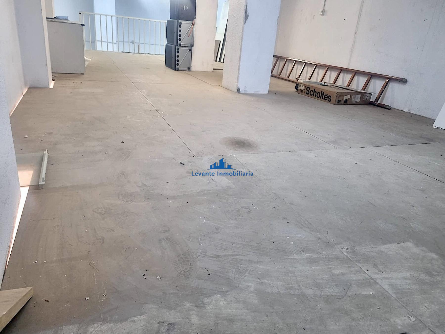 For sale of commercial in Valencia