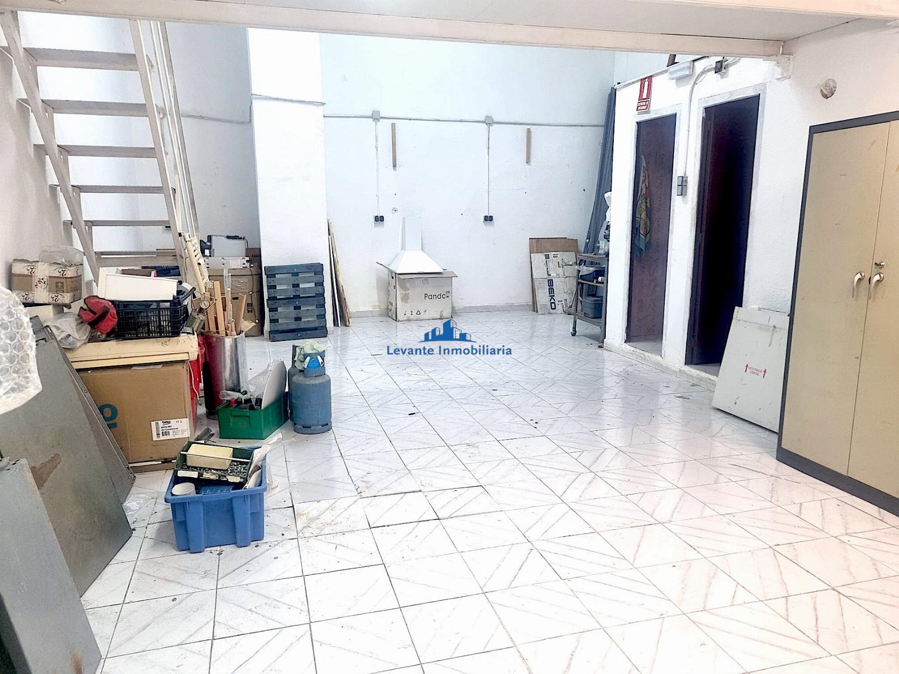 For sale of commercial in Valencia