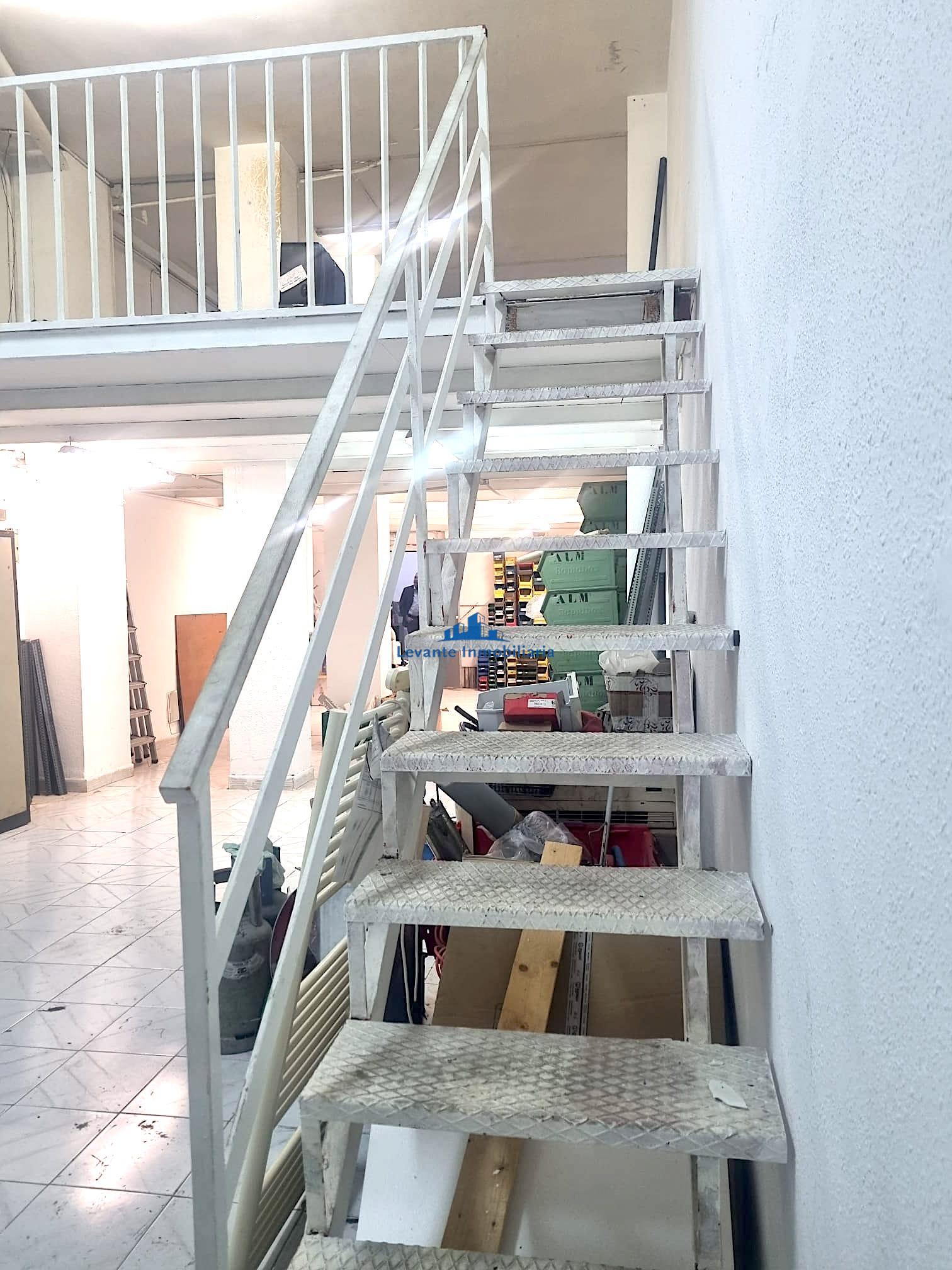 For sale of commercial in Valencia
