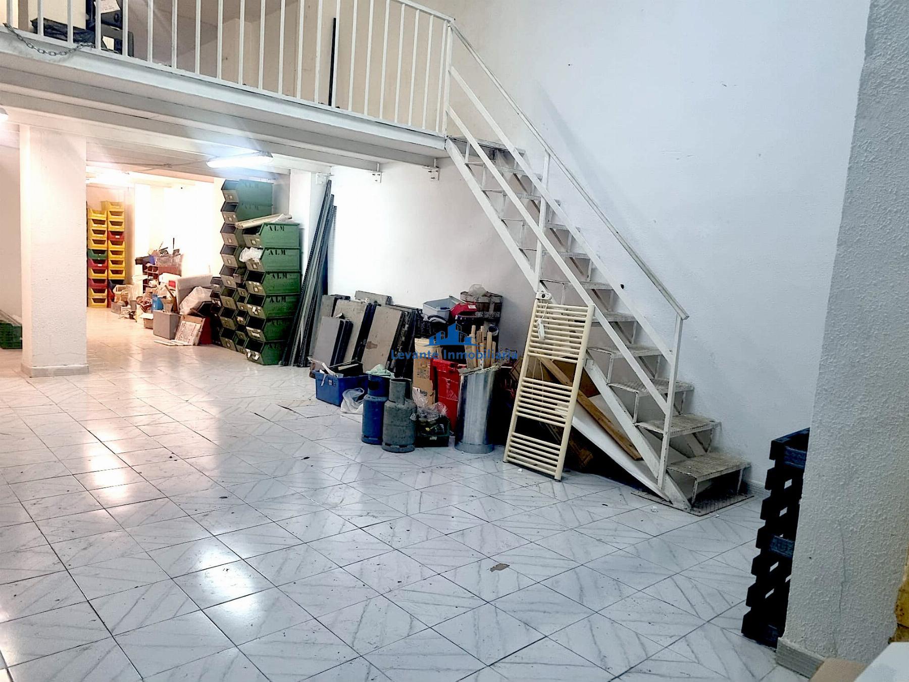 For sale of commercial in Valencia