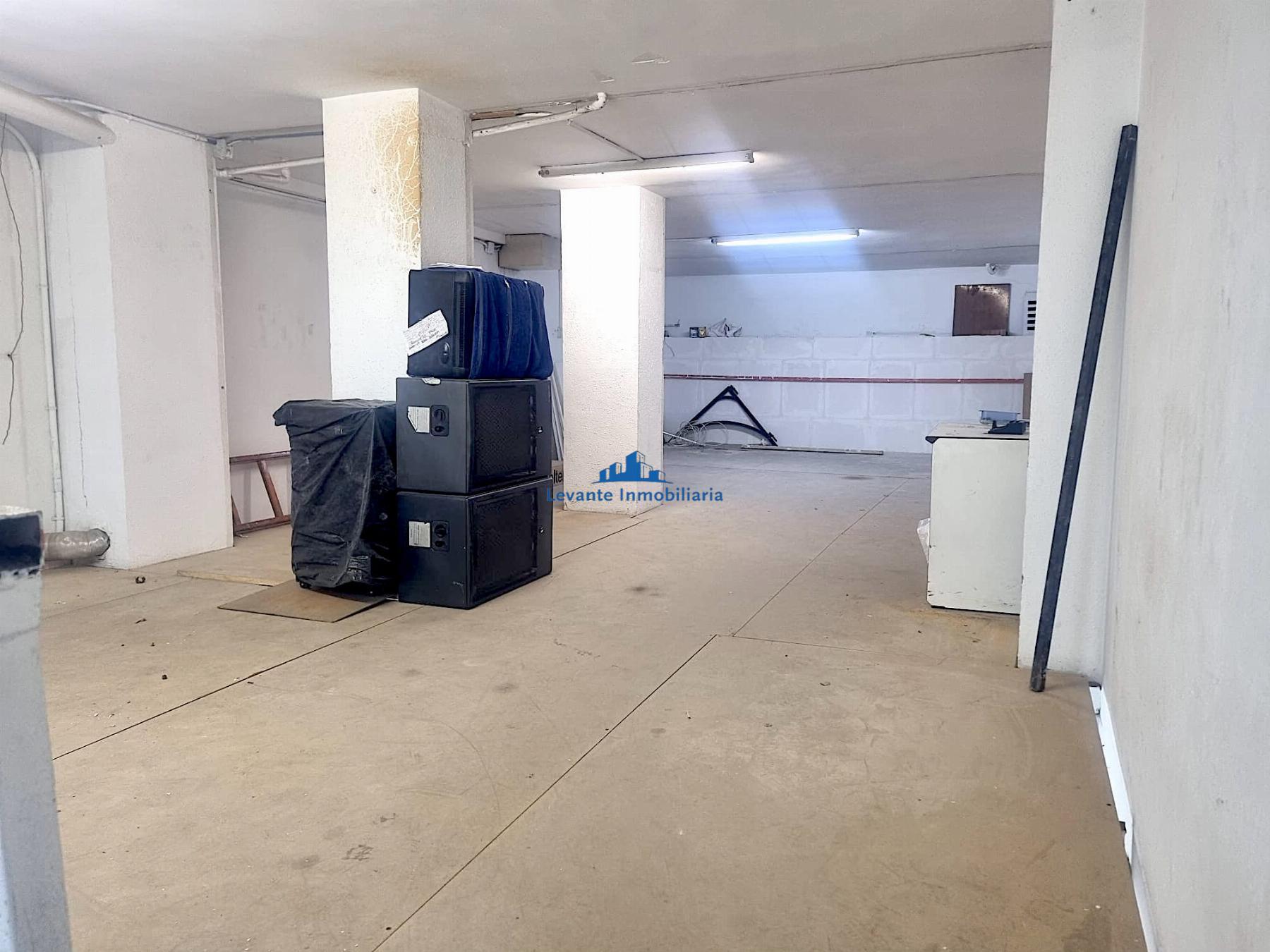 For sale of commercial in Valencia