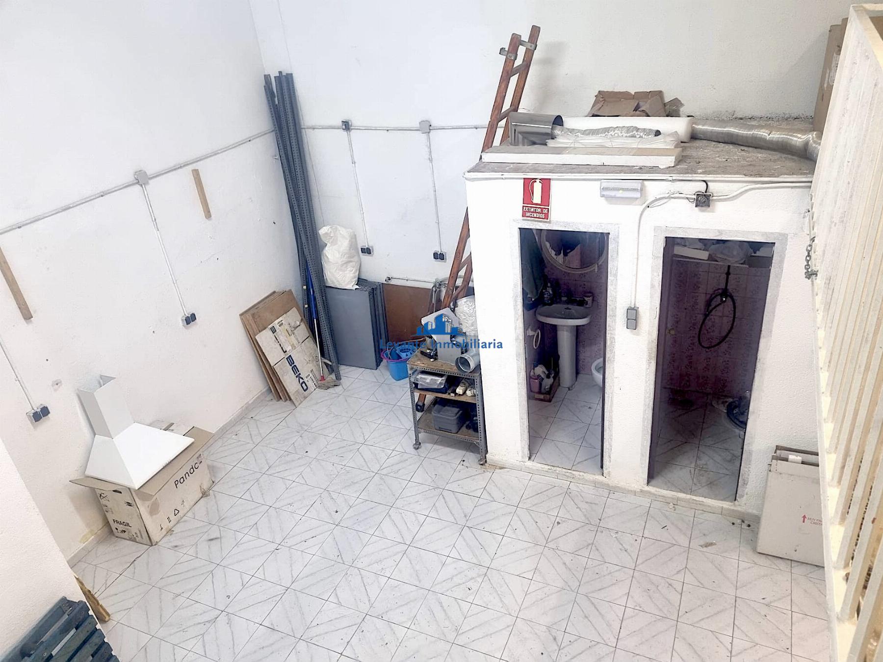 For sale of commercial in Valencia