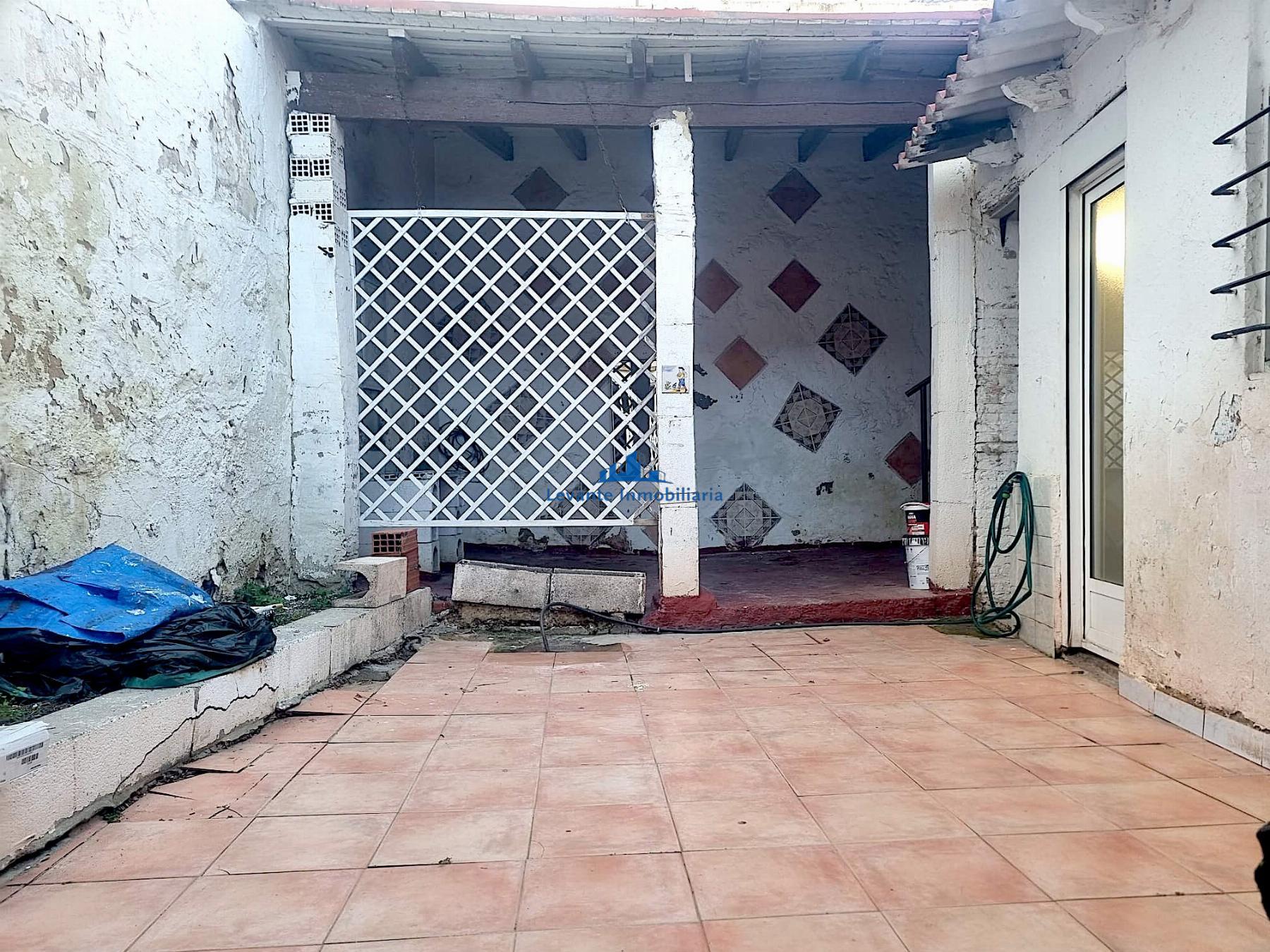 For sale of house in Burjassot