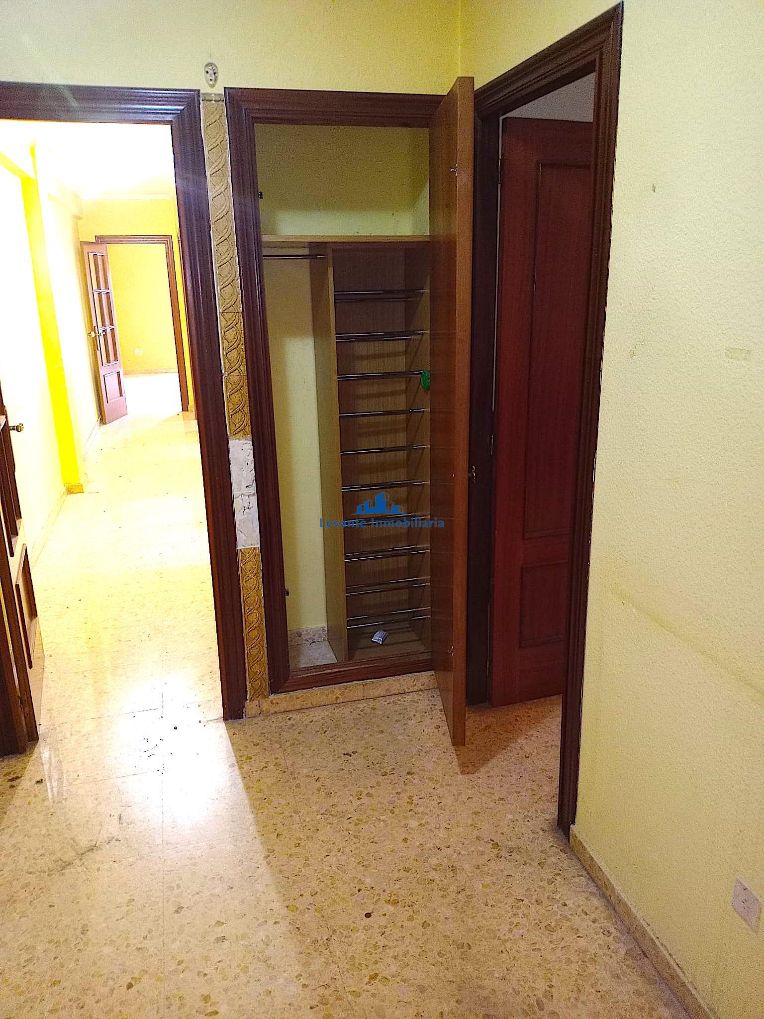 For sale of flat in Burjassot