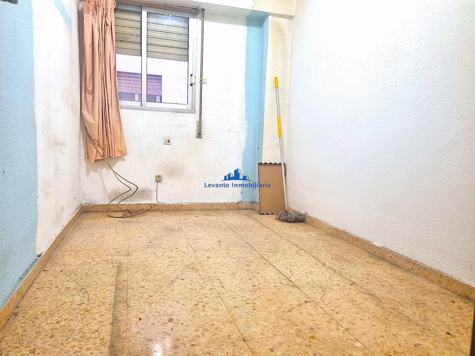 For sale of flat in Burjassot