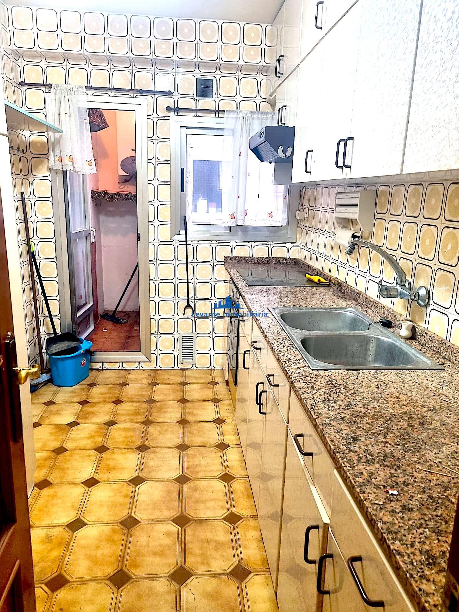 For sale of flat in Burjassot