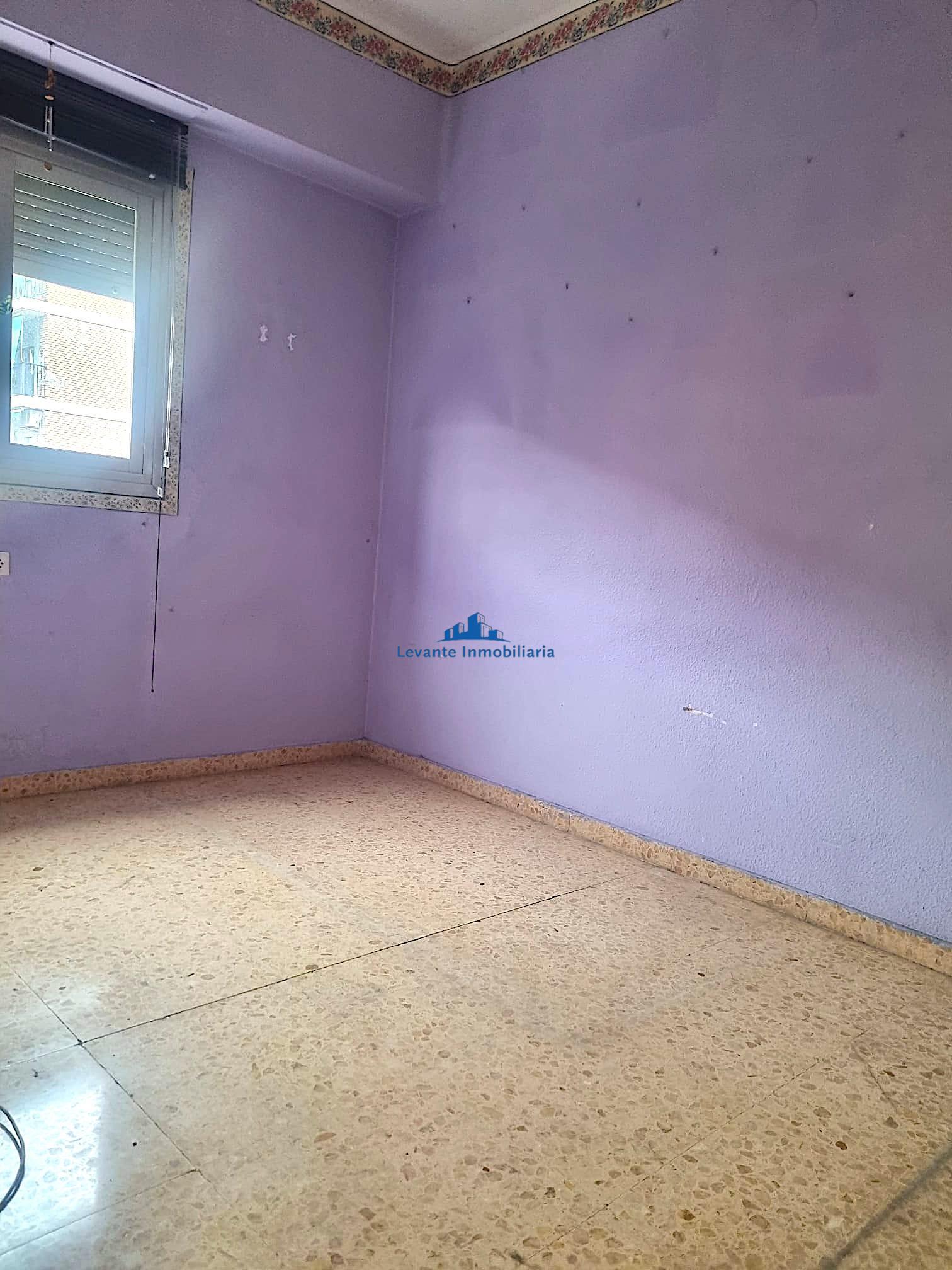 For sale of flat in Burjassot