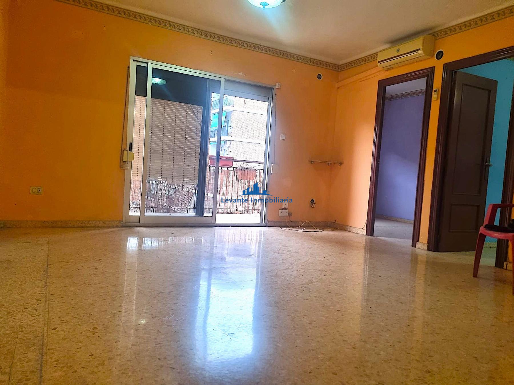 For sale of flat in Burjassot