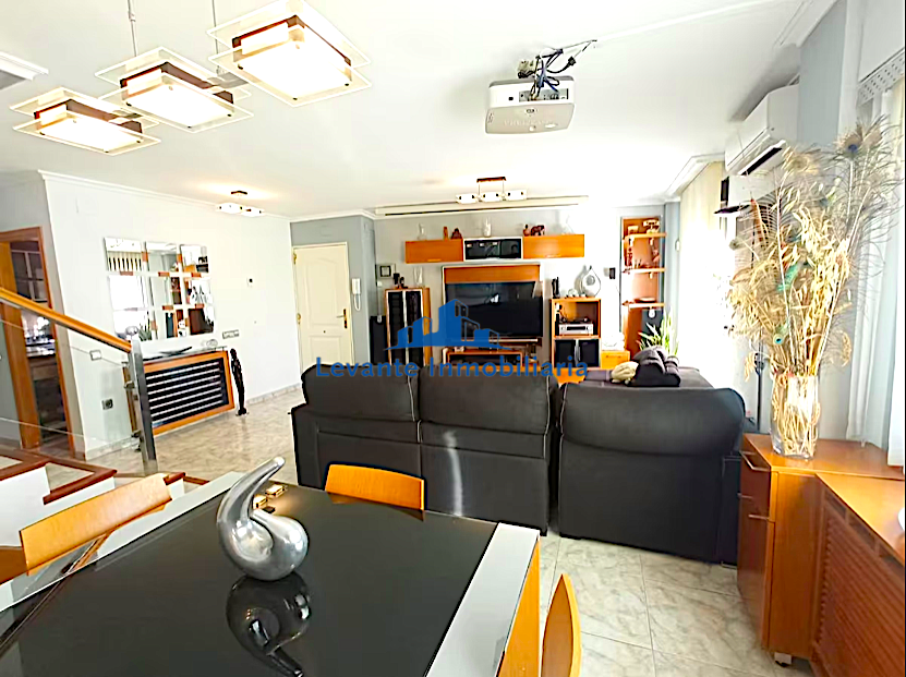 For sale of chalet in Picanya