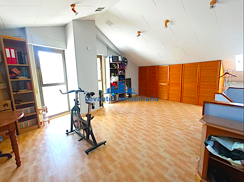 For sale of chalet in Picanya