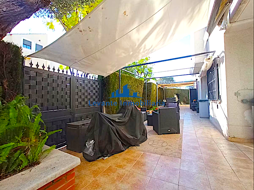 For sale of chalet in Picanya