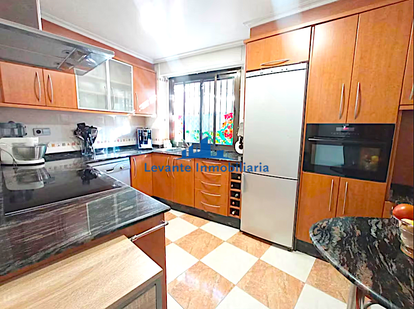 For sale of chalet in Picanya