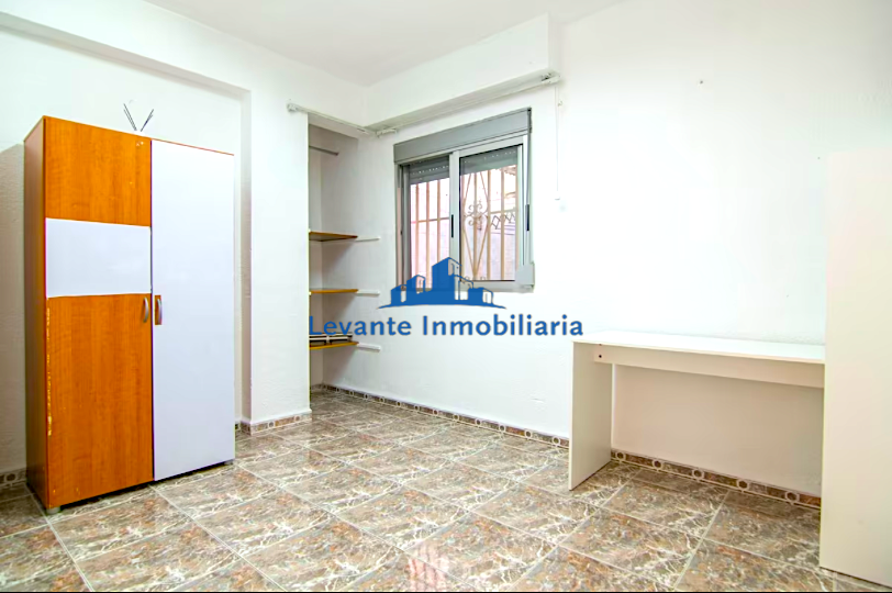 For sale of flat in Valencia