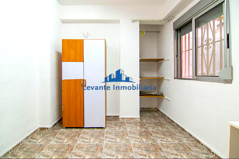 For sale of flat in Valencia