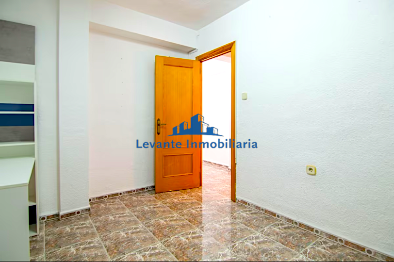 For sale of flat in Valencia