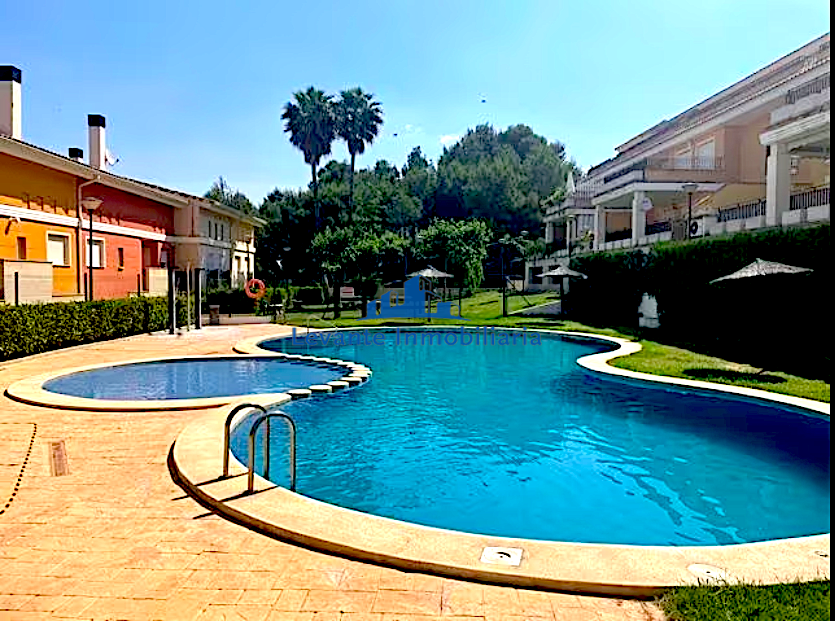 For sale of chalet in Chiva