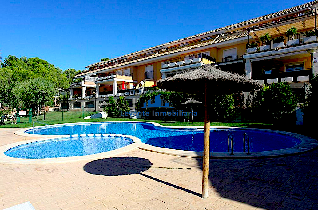 Chalet en venta en URBANIZACION EL BOSQUE, Chiva