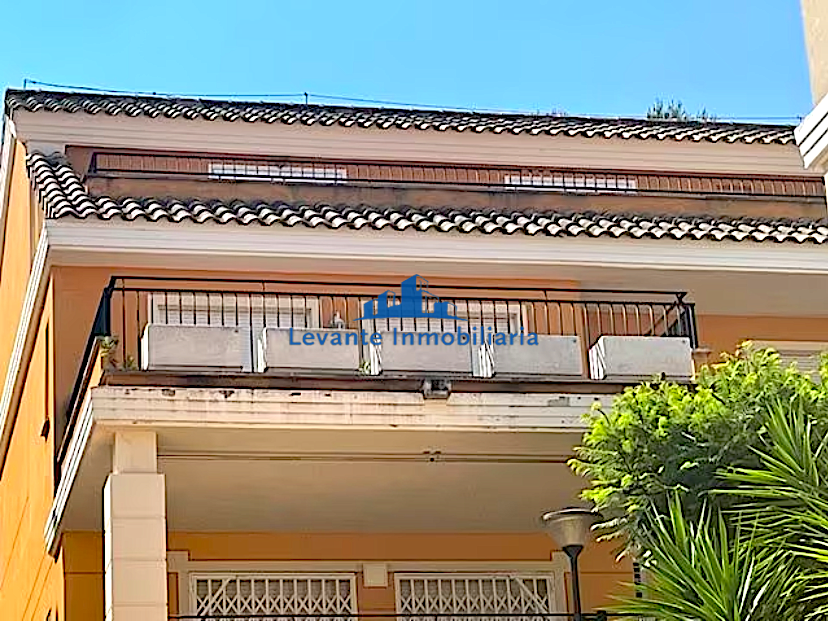 For sale of chalet in Chiva