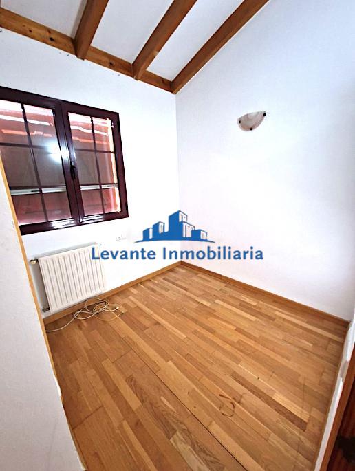 For sale of chalet in Riba-Roja de Túria