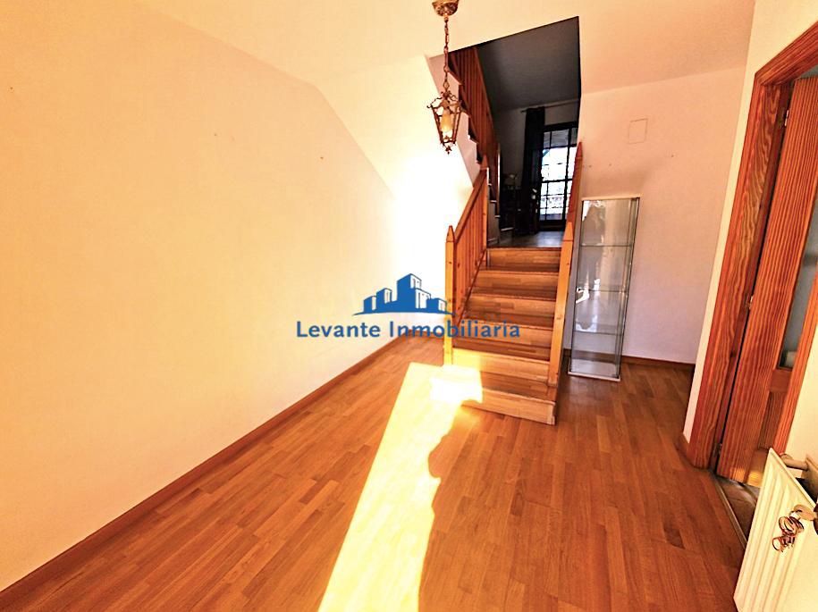 For sale of chalet in Riba-Roja de Túria