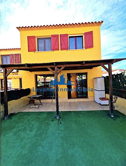 For sale of chalet in Riba-Roja de Túria