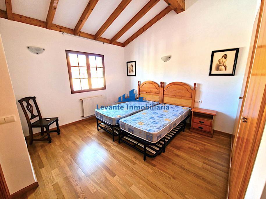 For sale of chalet in Riba-Roja de Túria