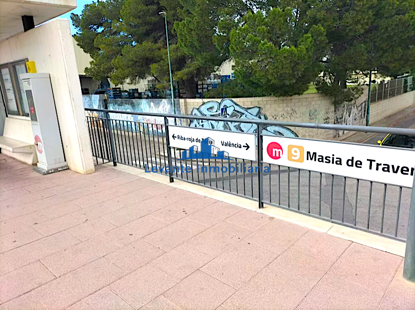 For sale of chalet in Riba-Roja de Túria