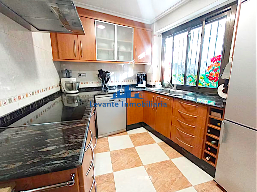 For sale of chalet in Picanya