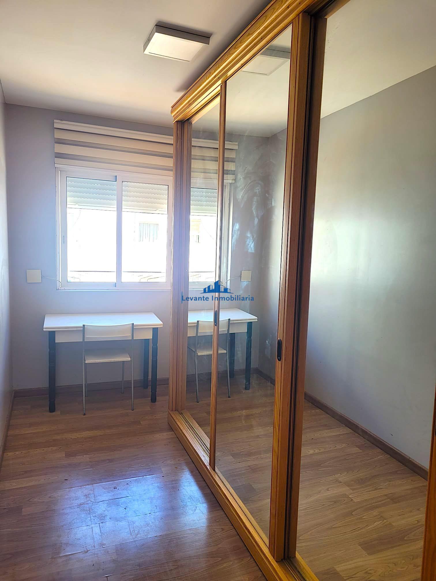 For sale of flat in Valencia