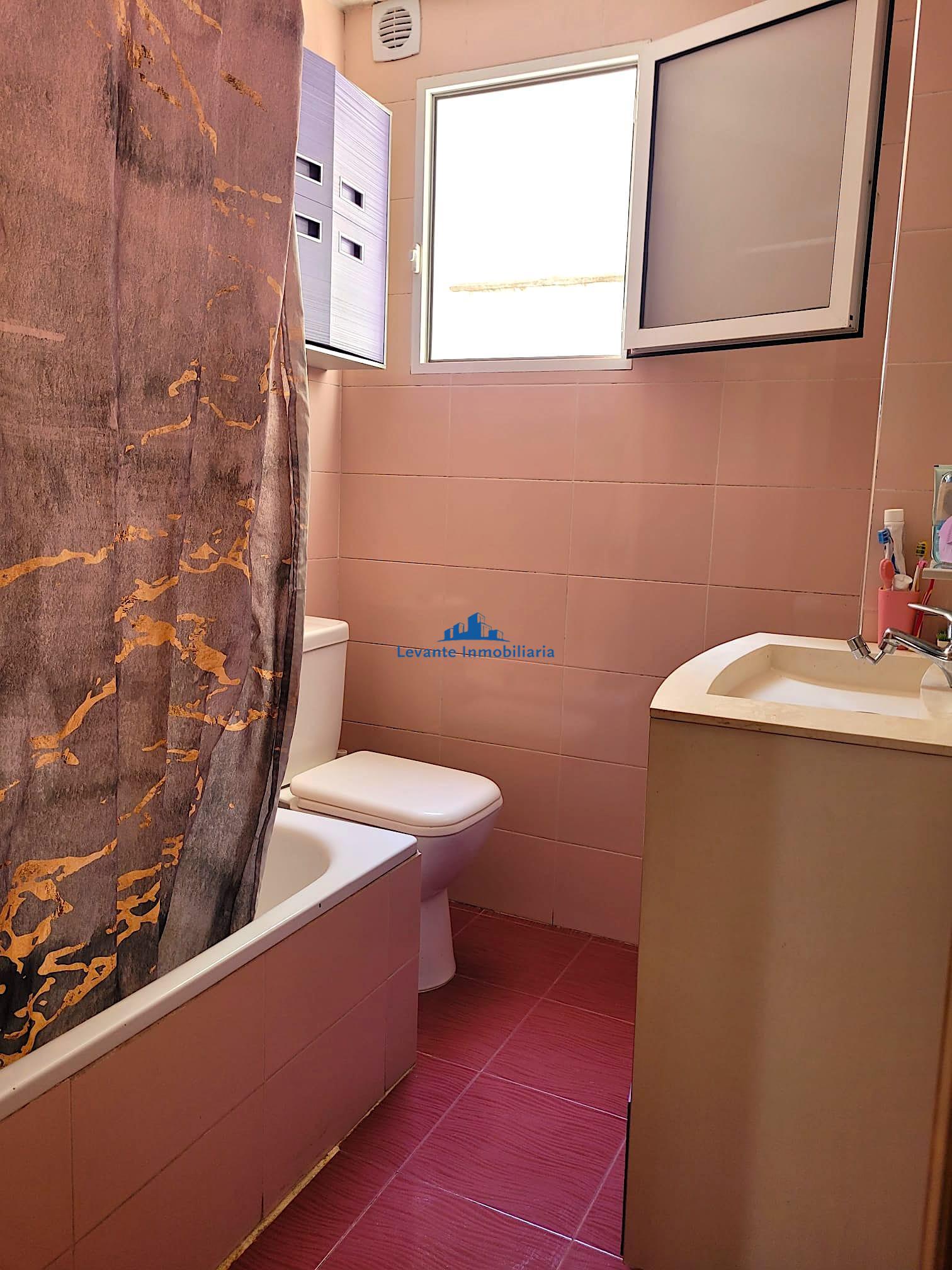 For sale of flat in Valencia