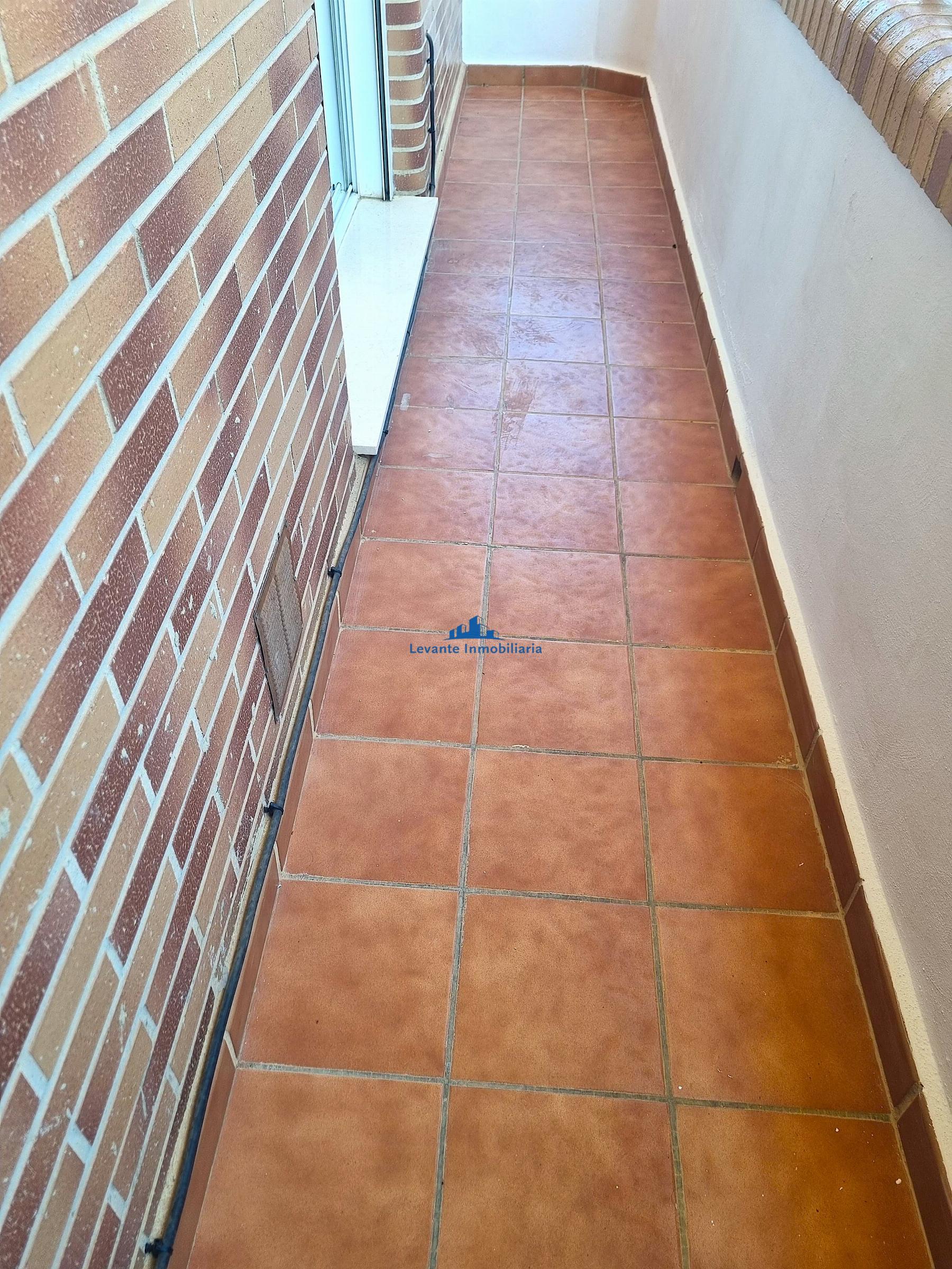 Venta de piso en La Pobla de Vallbona