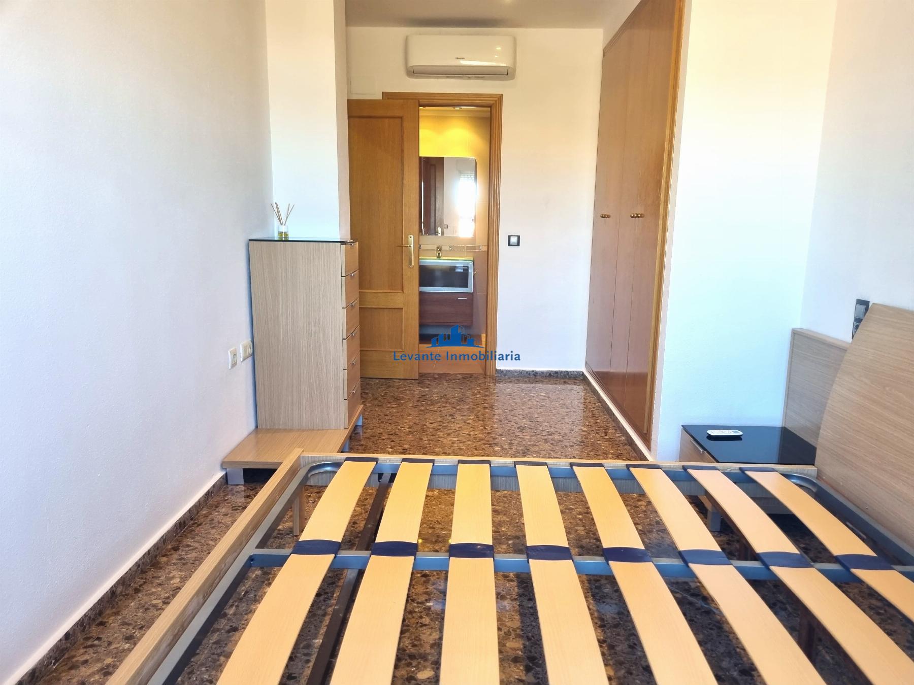 Venta de piso en La Pobla de Vallbona