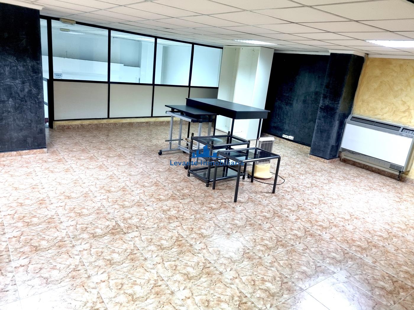 For rent of commercial in Valencia